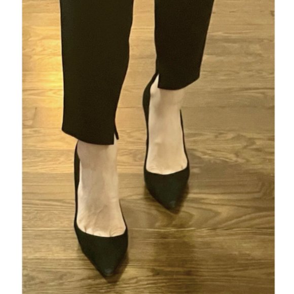 Manolo Blahnik Suede Pumps - Picture 2 of 6